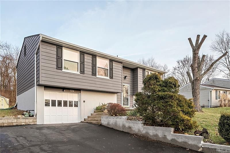 1st image of 124 Cranbrooke Dr