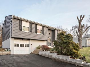 124 Cranbrooke Dr, Coraopolis, PA 15108