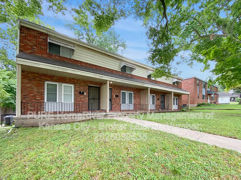 2 bed, 1.0 bath, 1000 sqft, $1,050 — Photo 2