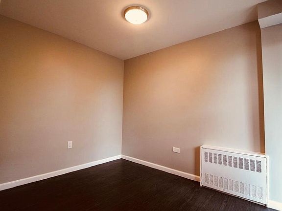 3rd image of 831 Bartholdi St APT 2J