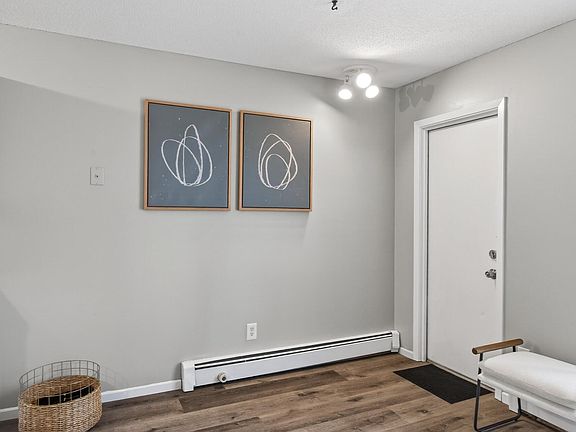 3rd image of 4612 Cedar Lake Rd S APT 4