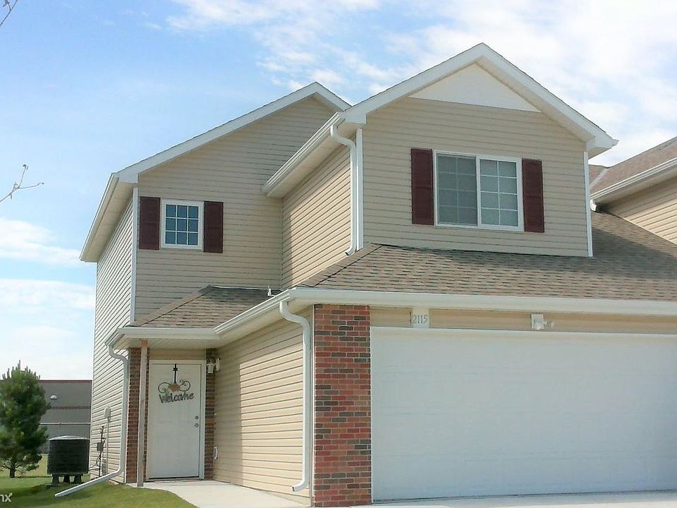 2115 West Kostal
