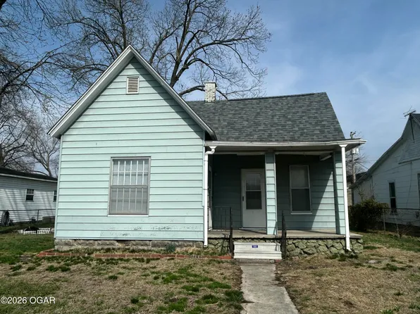 1017 W Daugherty St, Webb City, MO 64870