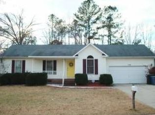 1304 Skyline Dr, Fayetteville, NC 28314