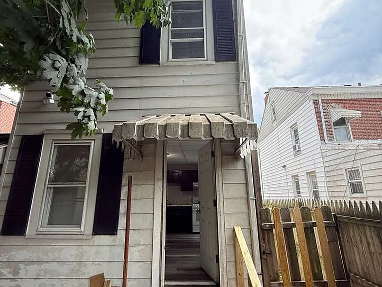 306 Dayton St — Photo 17
