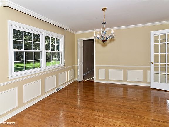 4th image of 2448 Brookwood Dr