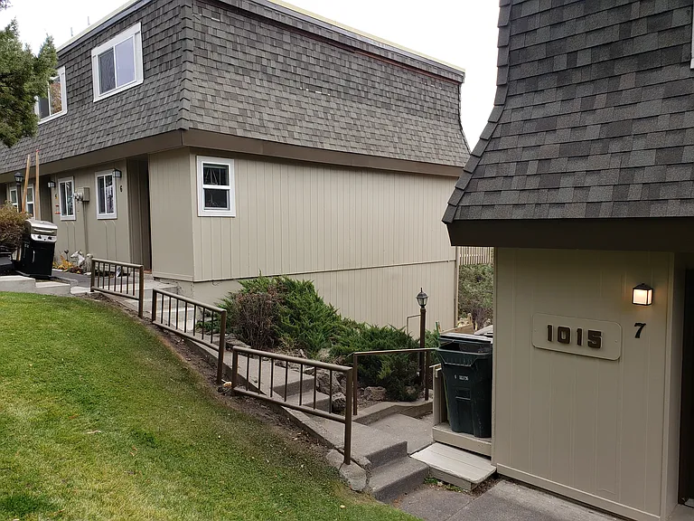 Roanoke Apartments — Photo 5