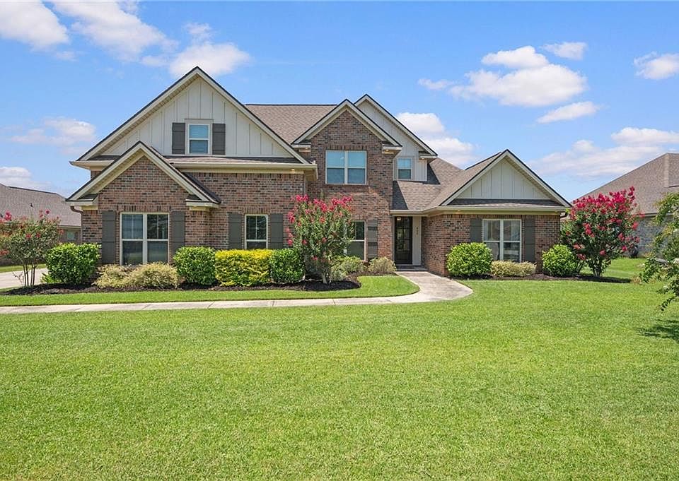 1st image of 409 Fortune Dr