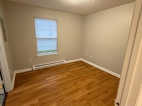 5th image of 206 Patsy Dr #28