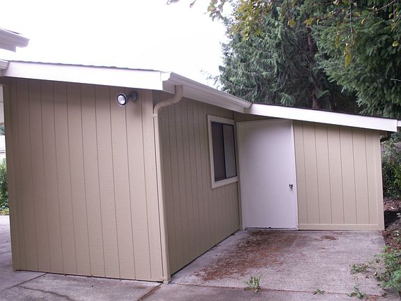 3rd image of 534 NW Silver Meadow Ln #20