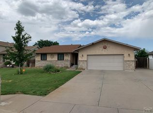 1716 Kingsroyal Blvd, Pueblo, CO 81005
