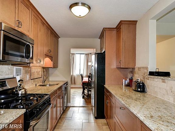 2nd image of 118 Monroe St #13