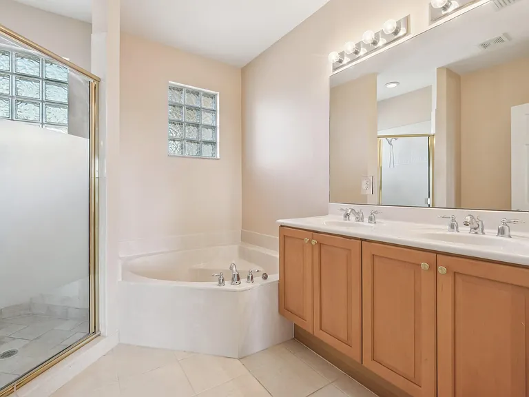 2584 Stockbridge Sq SW — Photo 24