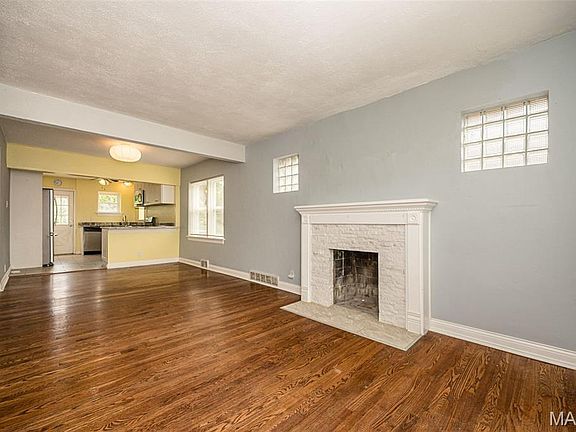 3rd image of 1510 Collins Ave