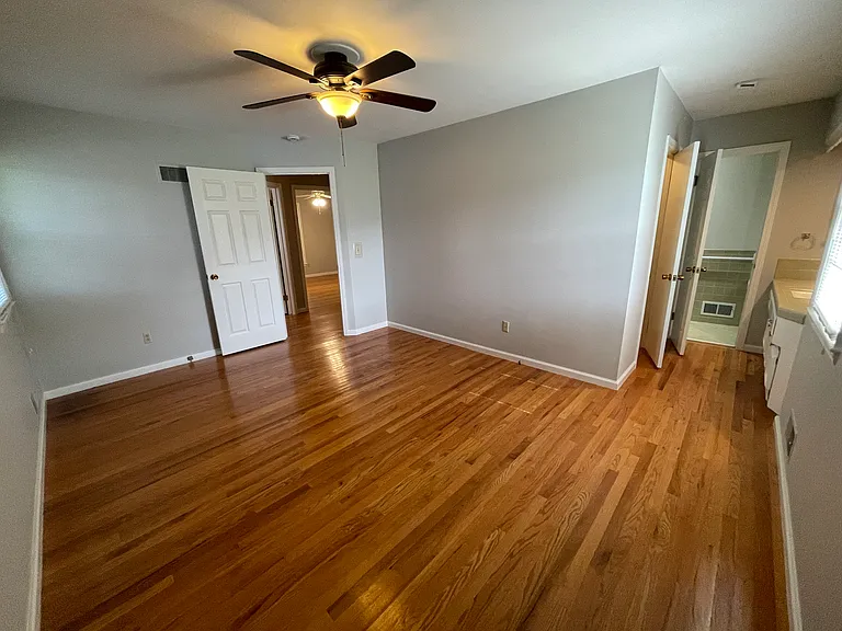 9549 Walmer St — Photo 20