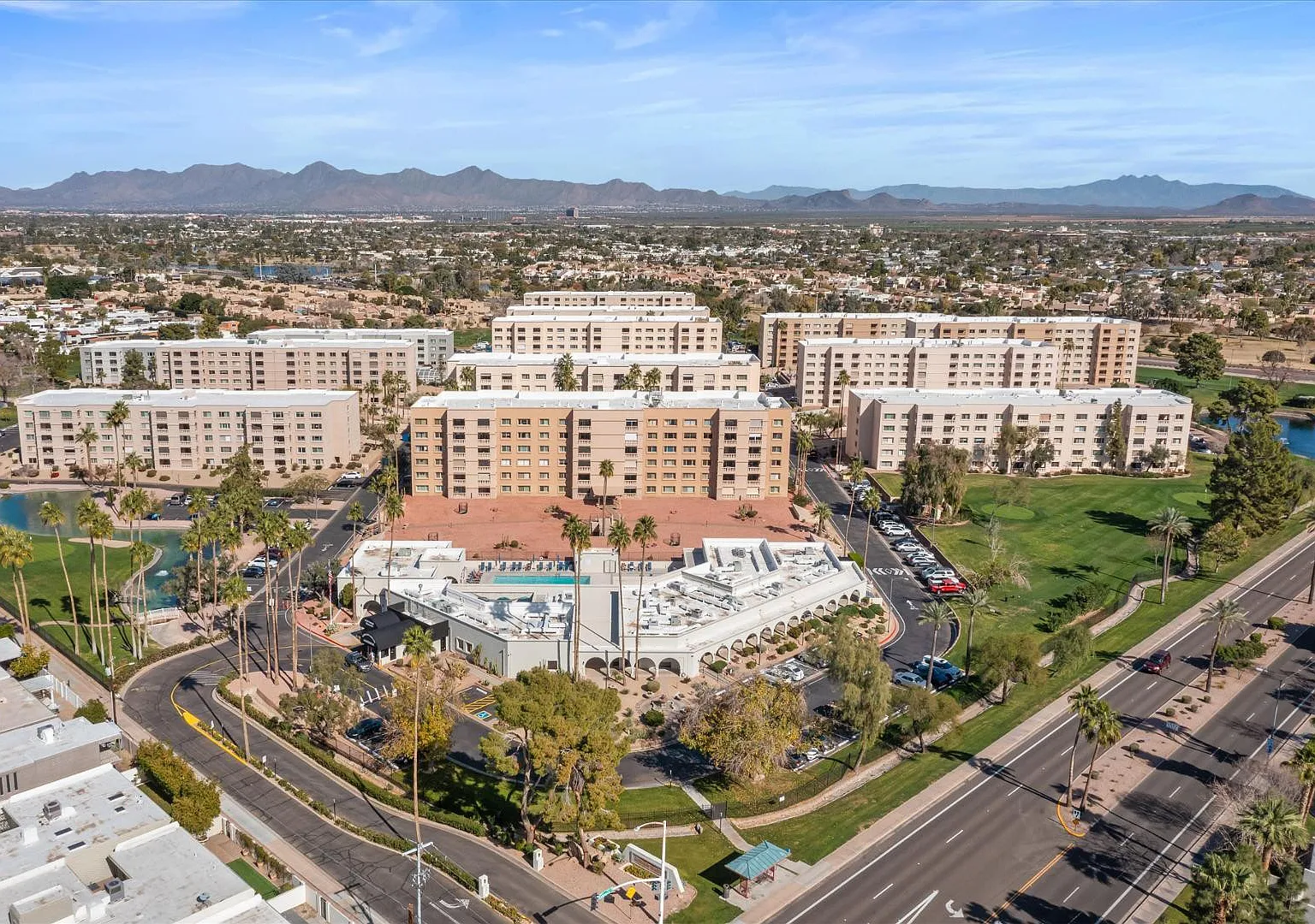 2 bed, 2.0 bath, 1332 sqft, $1,950 — Photo 1