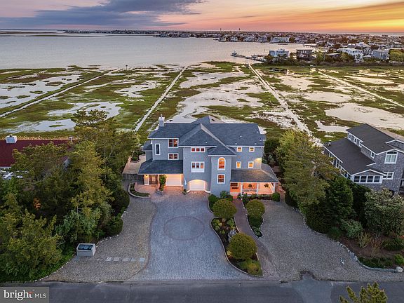3rd image of 409 Tidal Dr