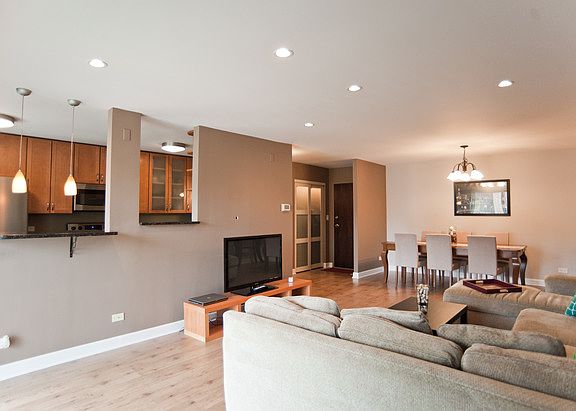5th image of 1101 S Hunt Club Dr APT 301