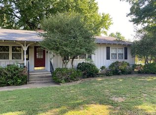 416 E 12th St, Claremore, OK 74017