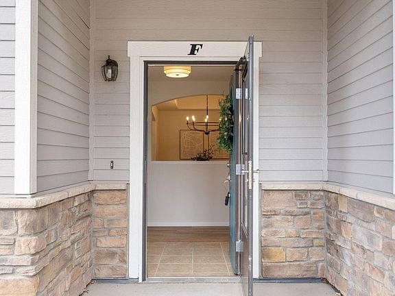 4th image of 5039 Brookfield Dr #19F
