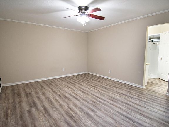 3rd image of 9010 Arlington Forest Dr