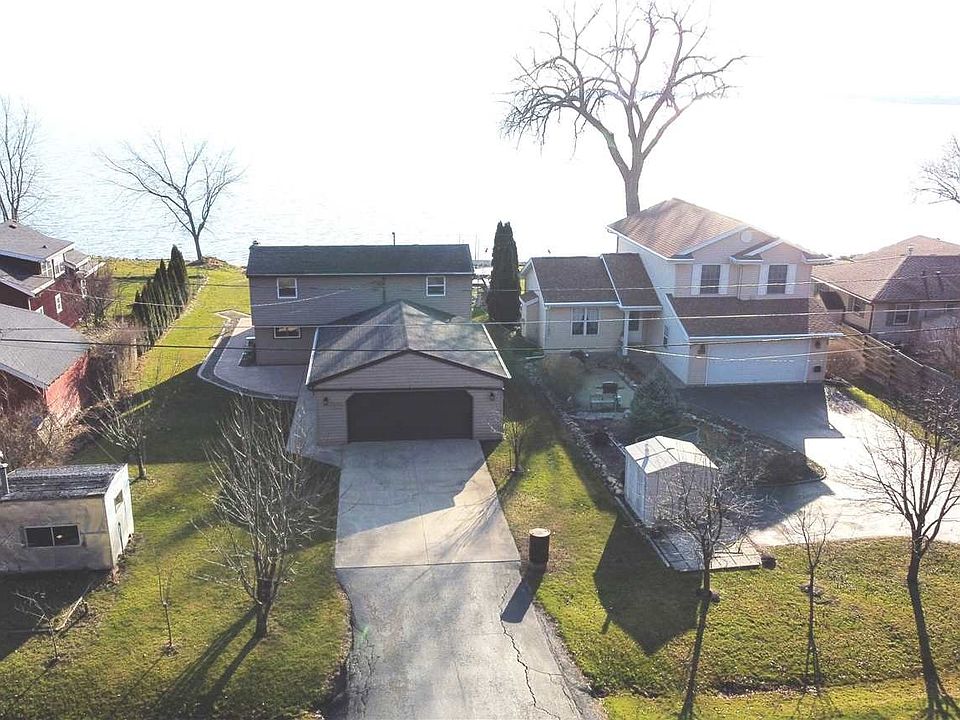 Beautiful Lake Winnebago Waterfront!