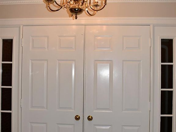 5th image of 307 Stonehedge St