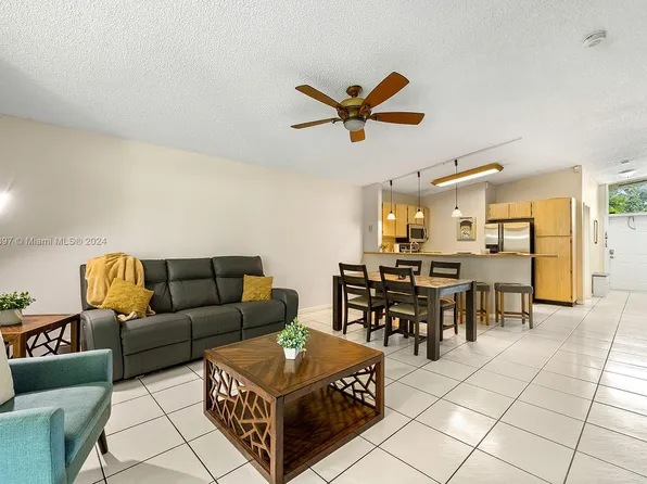 15737 Woodgate Ct #B, Fort Lauderdale, FL 33326