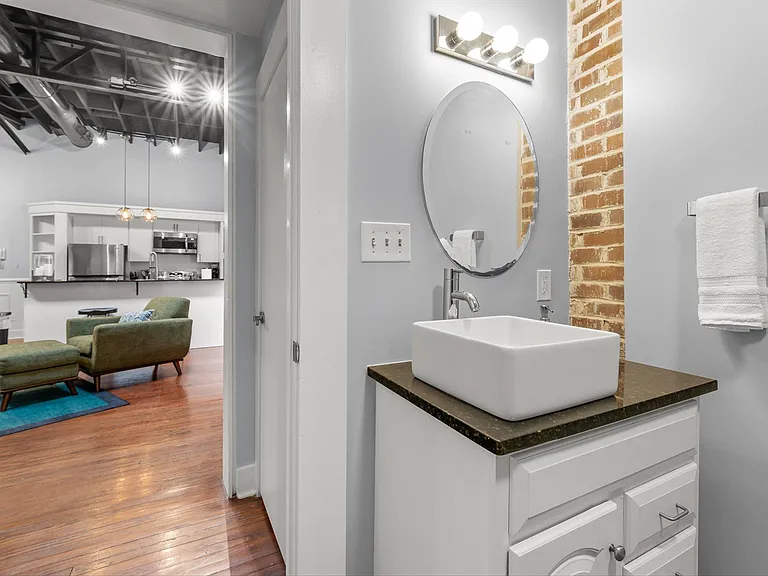 343 King St #C — Photo 14