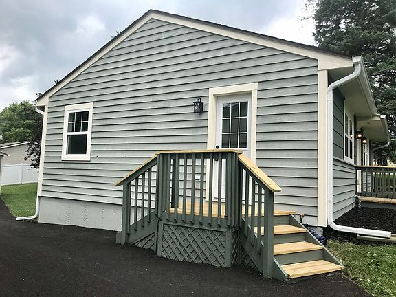 2nd image of 320 Maplewood Dr