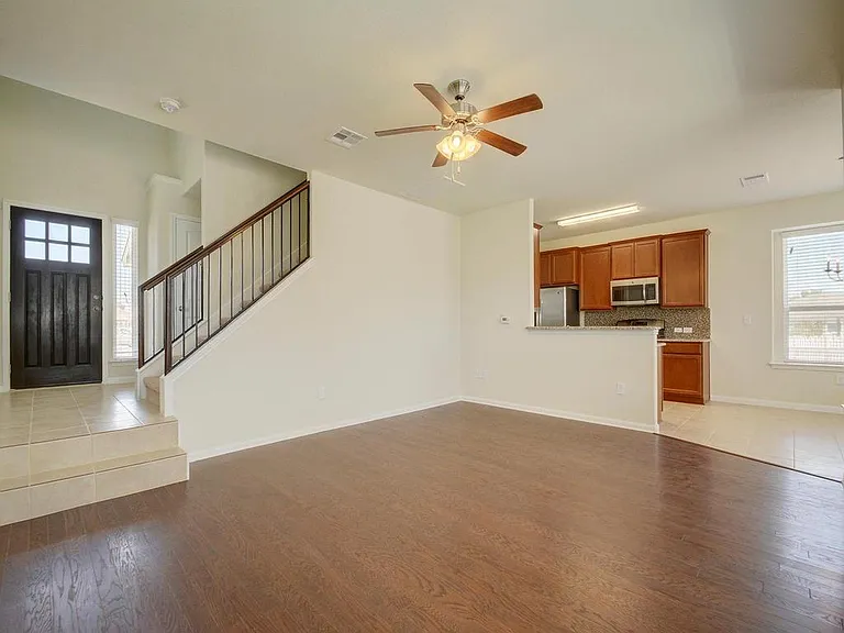 2015 Barker House Cv — Photo 4