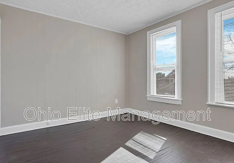 793 E Starr Ave — Photo 25