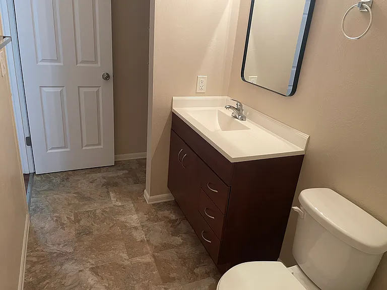 1719 Edgewater Dr — Photo 16