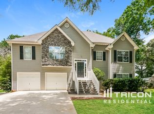 1422 Buckingham Dr, Hampton, GA 30228