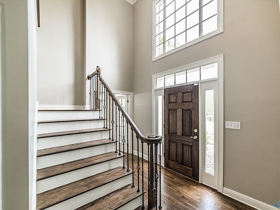 4th image of 2618 Elderdale Dr SE