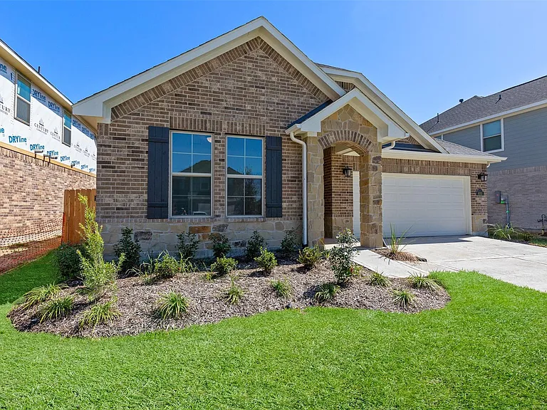 8003 Chukka Dr — Photo 2