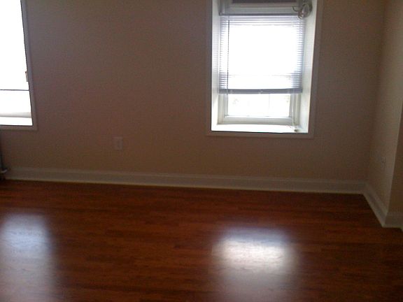 2nd image of 3505 Bowman St Floor 3-2