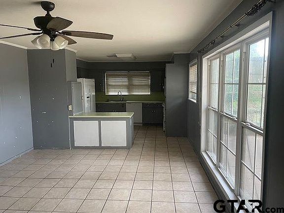 3rd image of 522 Dartmouth Dr
