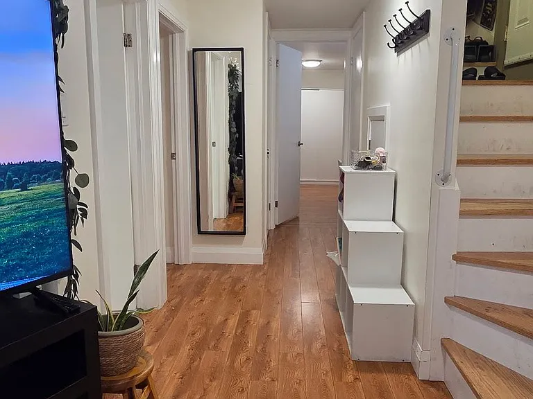 94 Glenholme Ave — Photo 2