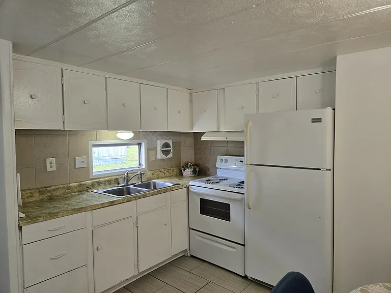 6413 Leonard Ct — Photo 8