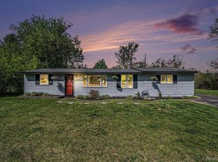 2149 Hoeft Dr, Commerce Township, MI