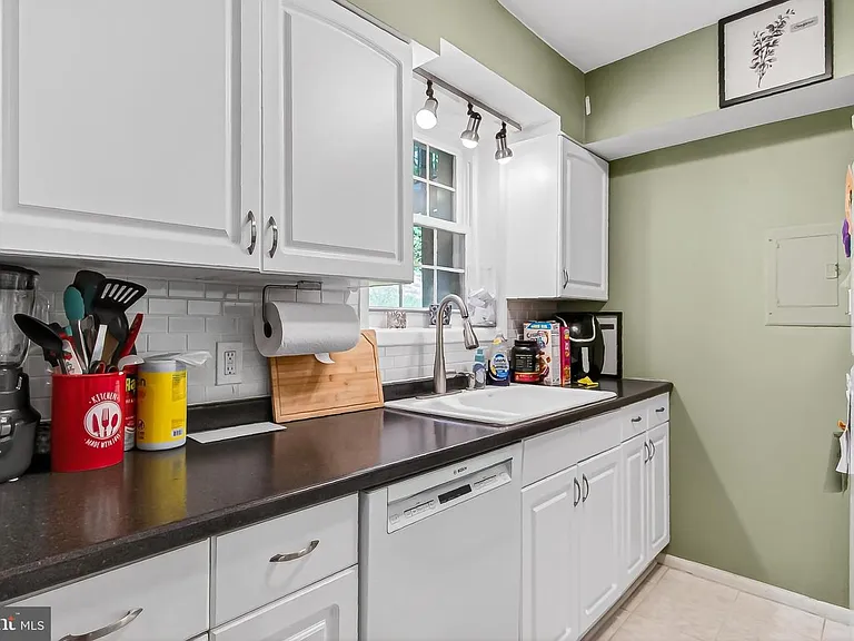 2711 S Walter Reed Dr #A — Photo 18