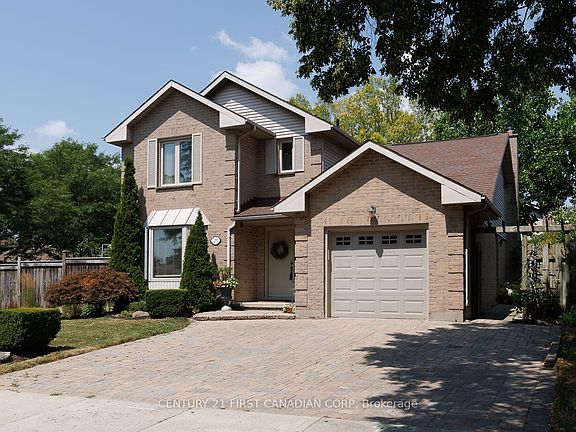 2nd image of 255 Deveron Cres