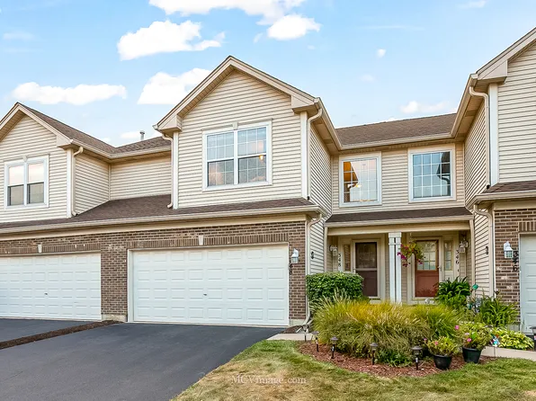 348 Gladstone Ln #348, Elgin, IL 60120