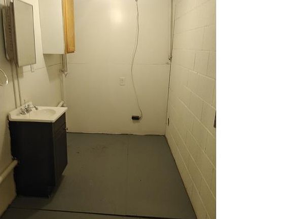 2nd image of 3260 NW Blvd Nw