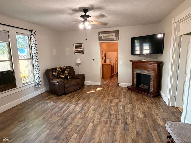 Listing photo 4