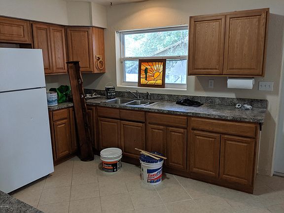 5th image of 1215 Ginsberg Dr