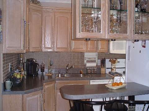 2nd image of 6435 Springfield Blvd #B