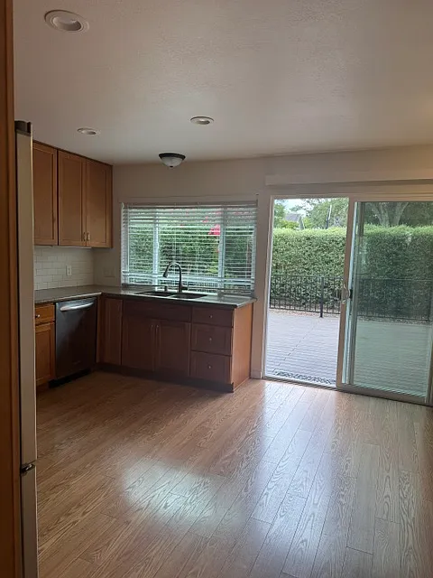 4 bed, 1370 sqft, $3,500 — Photo 4