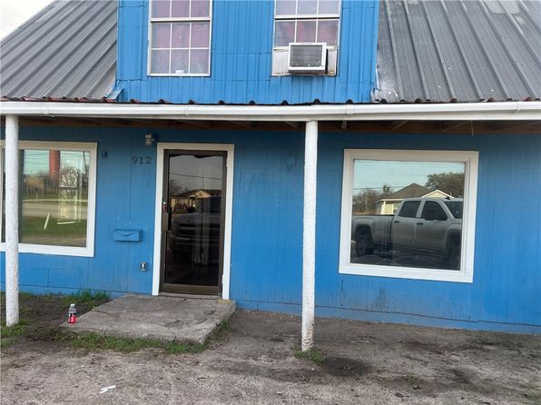 920 N Front St, Mathis, TX 78368